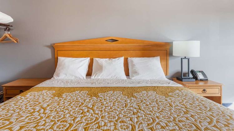 Days Inn Lancaster Amish Country Room