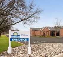 Days Inn Lancaster Amish Country Exterior