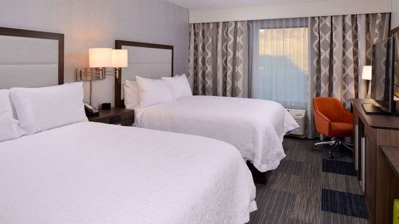 <b>Hampton Inn/Suites Albany-East Greenbush Room</b>. Images powered by <a href="https://iceportal.shijigroup.com/" title="IcePortal" target="_blank">IcePortal</a>.