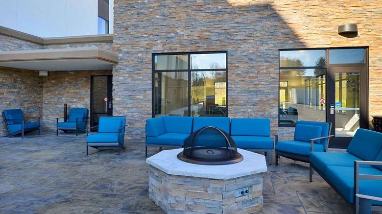 <b>Hampton Inn/Suites Albany-East Greenbush Exterior</b>. Images powered by <a href="https://iceportal.shijigroup.com/" title="IcePortal" target="_blank">IcePortal</a>.