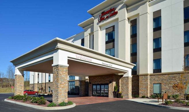 Hampton Inn/Suites Albany-East Greenbush Exterior