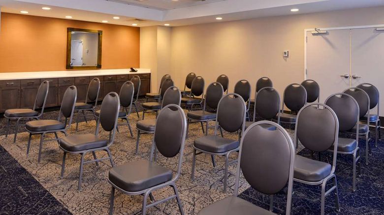 <b>Hampton Inn/Suites Albany-East Greenbush Meeting</b>. Images powered by <a href="https://iceportal.shijigroup.com/" title="IcePortal" target="_blank">IcePortal</a>.