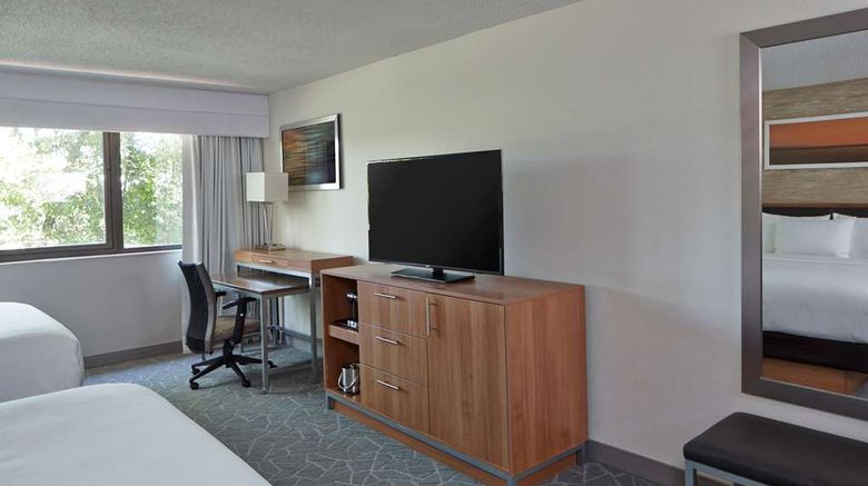 <b>DoubleTree by Hilton Perimeter/Dunwoody Room</b>. Images powered by <a href="https://iceportal.shijigroup.com/" title="IcePortal" target="_blank">IcePortal</a>.
