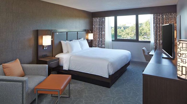 <b>DoubleTree by Hilton Perimeter/Dunwoody Room</b>. Images powered by <a href="https://iceportal.shijigroup.com/" title="IcePortal" target="_blank">IcePortal</a>.