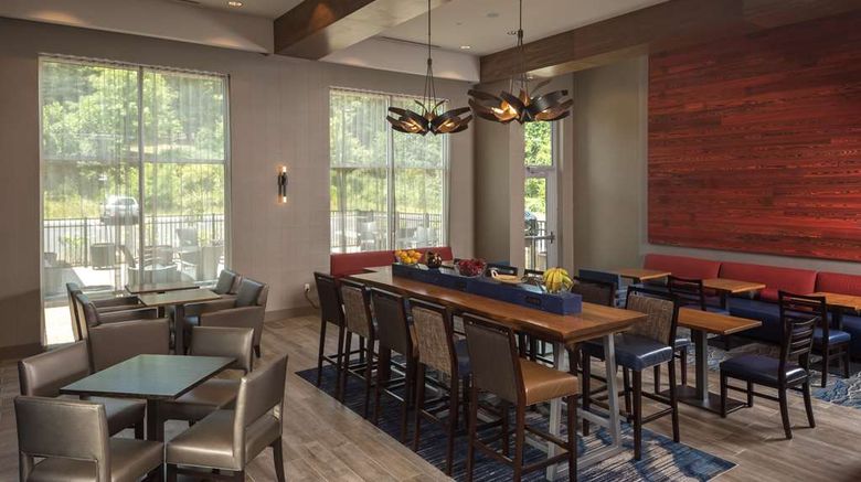 <b>Hampton Sts Asheville Biltmore Village Restaurant</b>. Images powered by <a href="https://iceportal.shijigroup.com/" title="IcePortal" target="_blank">IcePortal</a>.