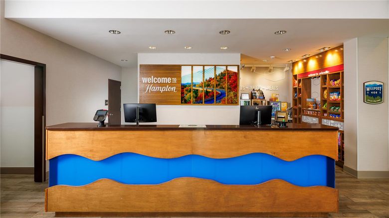 <b>Hampton Sts Asheville Biltmore Village Lobby</b>. Images powered by <a href="https://iceportal.shijigroup.com/" title="IcePortal" target="_blank">IcePortal</a>.