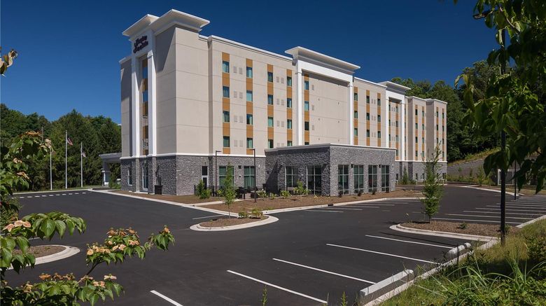 Hampton Sts Asheville Biltmore Village Exterior. Images powered by <a href="https://iceportal.shijigroup.com" target="_blank" rel="noopener">Ice Portal</a>.