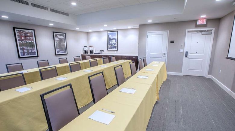 <b>Hampton Inn Amesbury Meeting</b>. Images powered by <a href="https://iceportal.shijigroup.com/" title="IcePortal" target="_blank">IcePortal</a>.