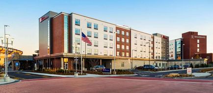 Hilton Garden Inn Patriot Place Exterior