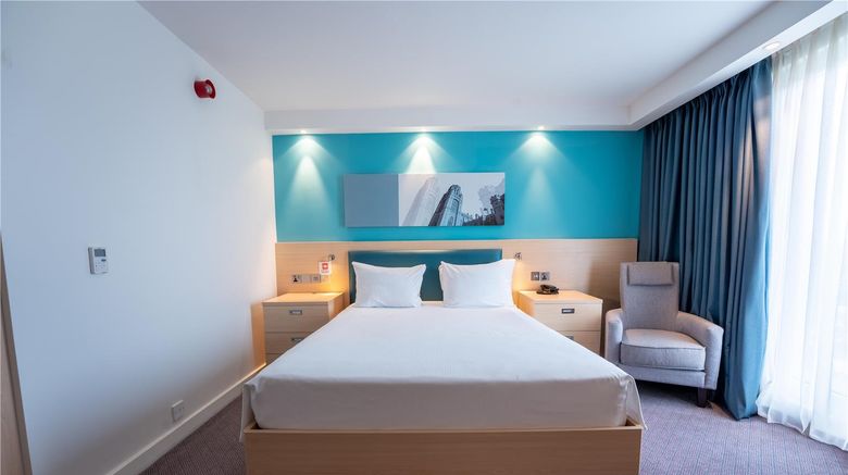 <b>Hampton by Hilton Bristol Airport Room</b>. Images powered by <a href="https://iceportal.shijigroup.com/" title="IcePortal" target="_blank">IcePortal</a>.