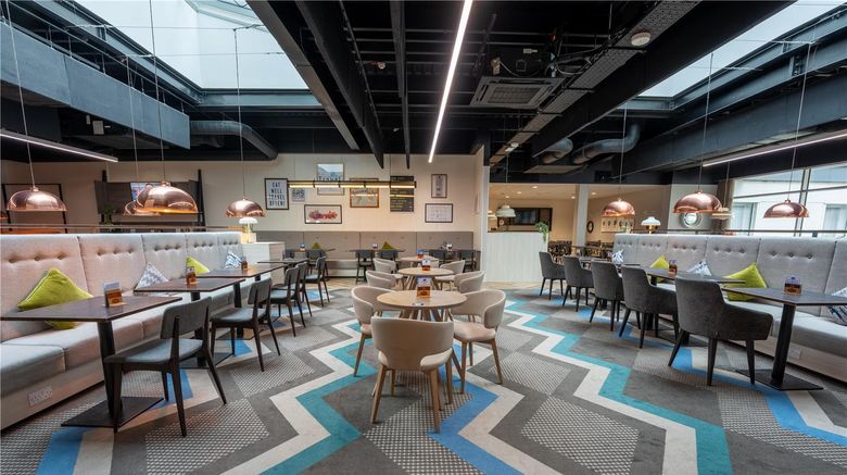 <b>Hampton by Hilton Bristol Airport Lobby</b>. Images powered by <a href="https://iceportal.shijigroup.com/" title="IcePortal" target="_blank">IcePortal</a>.