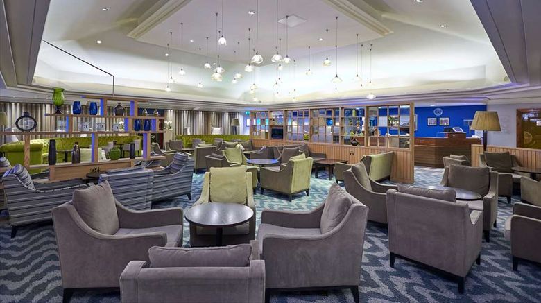 <b>DoubleTree by Hilton Hotel Bristol North Lobby</b>. Images powered by <a href="https://iceportal.shijigroup.com/" title="IcePortal" target="_blank">IcePortal</a>.