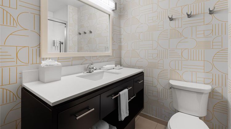 Home2 Suites by Hilton Gonzales Room