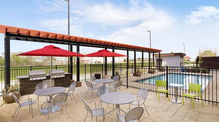 Home2 Suites by Hilton Baton Rouge Pool
