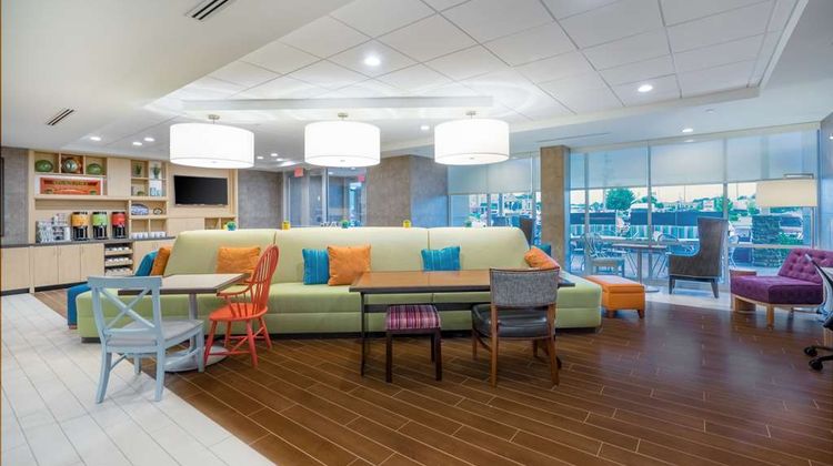 Home2 Suites by Hilton Bowling Green Lobby