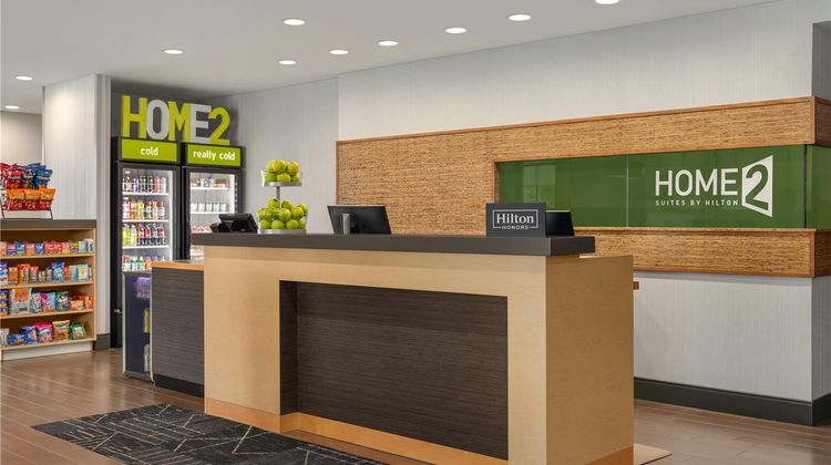 Home2 Suites by Hilton Bowling Green Lobby