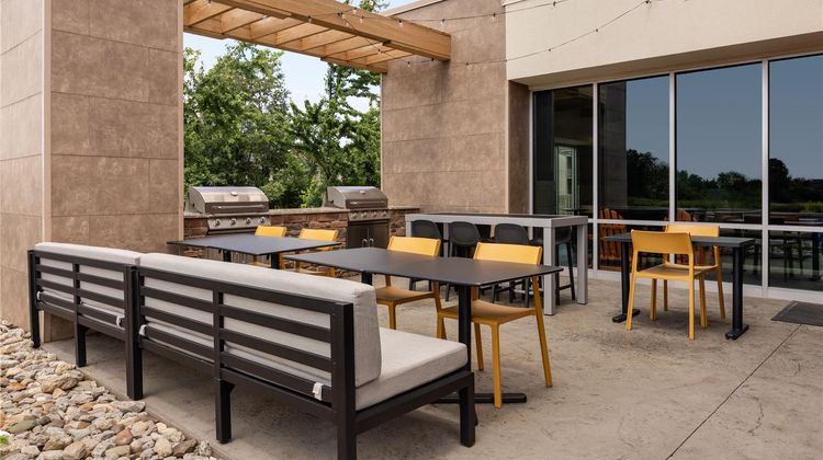 Home2 Suites by Hilton Bowling Green Exterior