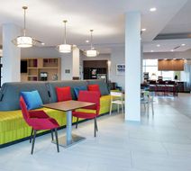 Home2 Suites by Hilton Columbia Downtown Lobby