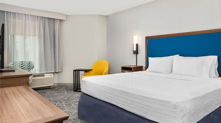 Hampton Inn Chicago North-Loyola Station Room