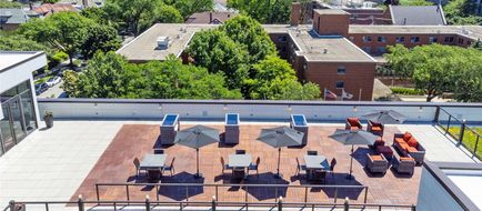 Hampton Inn Chicago North-Loyola Station Exterior