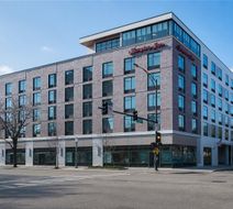 Hampton Inn Chicago North-Loyola Station Exterior