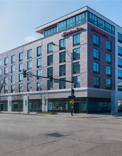 Hampton Inn Chicago North-Loyola Station