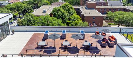 Hampton Inn Chicago North-Loyola Station Exterior