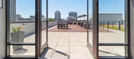 Hampton Inn Chicago North-Loyola Station Exterior