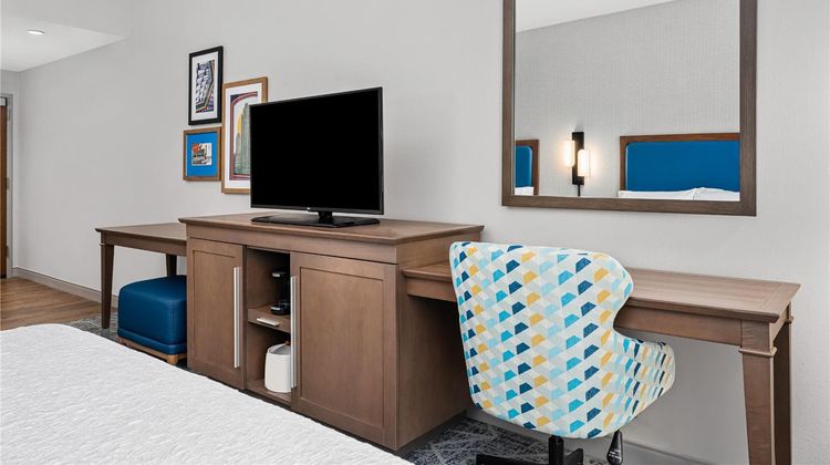 Hampton Inn Chicago North-Loyola Station Room