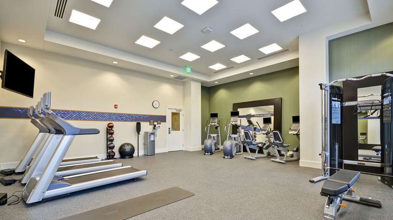 <b>Hampton Inn & Suites Charleston Airport Health</b>. Images powered by <a href="https://iceportal.shijigroup.com/" title="IcePortal" target="_blank">IcePortal</a>.