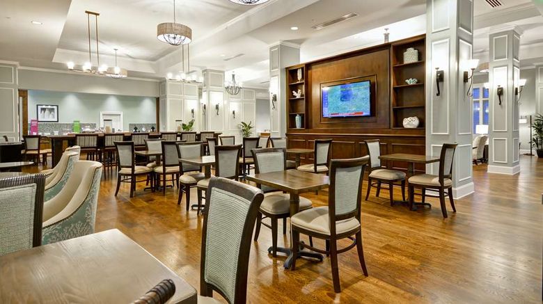 <b>Hampton Inn & Suites Charleston Airport Restaurant</b>. Images powered by <a href="https://iceportal.shijigroup.com/" title="IcePortal" target="_blank">IcePortal</a>.