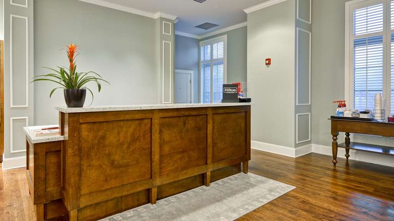 <b>Hampton Inn & Suites Charleston Airport Lobby</b>. Images powered by <a href="https://iceportal.shijigroup.com/" title="IcePortal" target="_blank">IcePortal</a>.