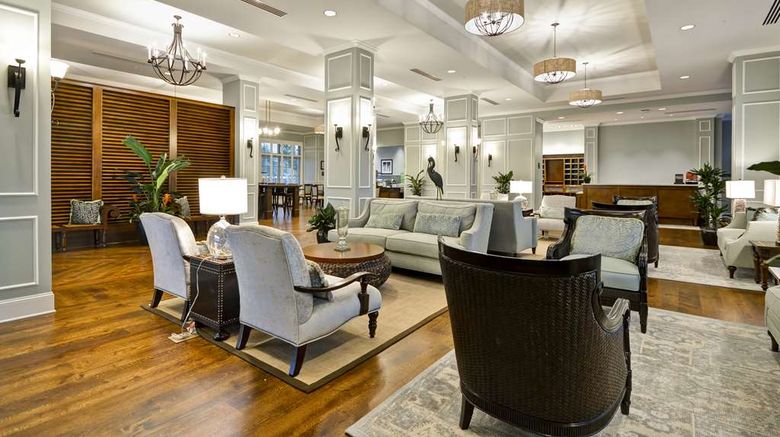 <b>Hampton Inn & Suites Charleston Airport Lobby</b>. Images powered by <a href="https://iceportal.shijigroup.com/" title="IcePortal" target="_blank">IcePortal</a>.