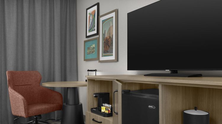 Hampton Inn & Suites Charlotte/Ballantyn Room
