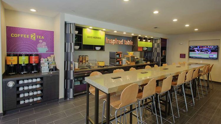 Home2 Suites By Hilton Portland Restaurant