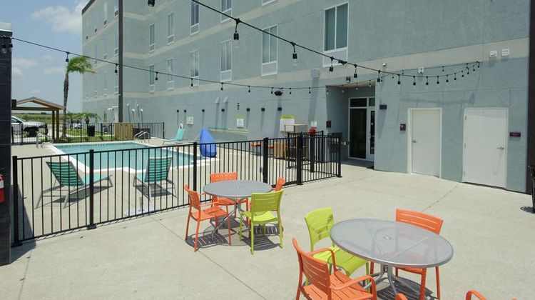Home2 Suites By Hilton Portland Pool