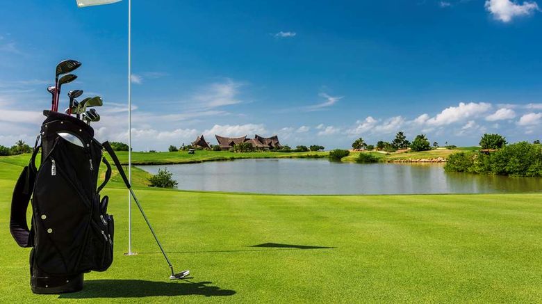 <b>Dreams Karibana Beach & Golf Resort Golf</b>. Images powered by <a href="https://iceportal.shijigroup.com/" title="IcePortal" target="_blank">IcePortal</a>.