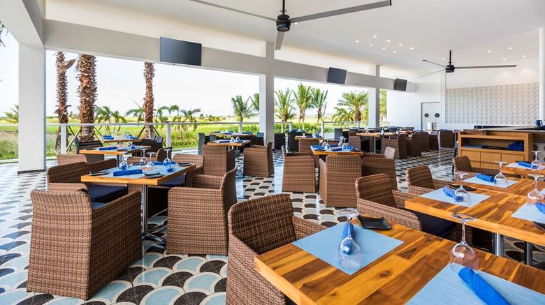 <b>Dreams Karibana Beach & Golf Resort Restaurant</b>. Images powered by <a href="https://iceportal.shijigroup.com/" title="IcePortal" target="_blank">IcePortal</a>.