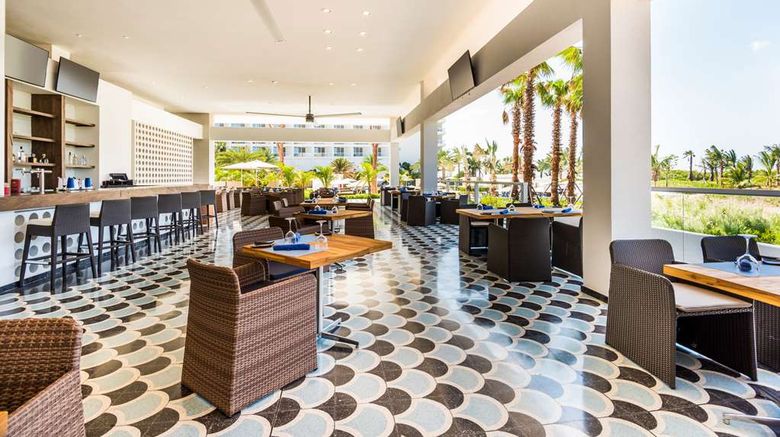 <b>Dreams Karibana Beach & Golf Resort Restaurant</b>. Images powered by <a href="https://iceportal.shijigroup.com/" title="IcePortal" target="_blank">IcePortal</a>.