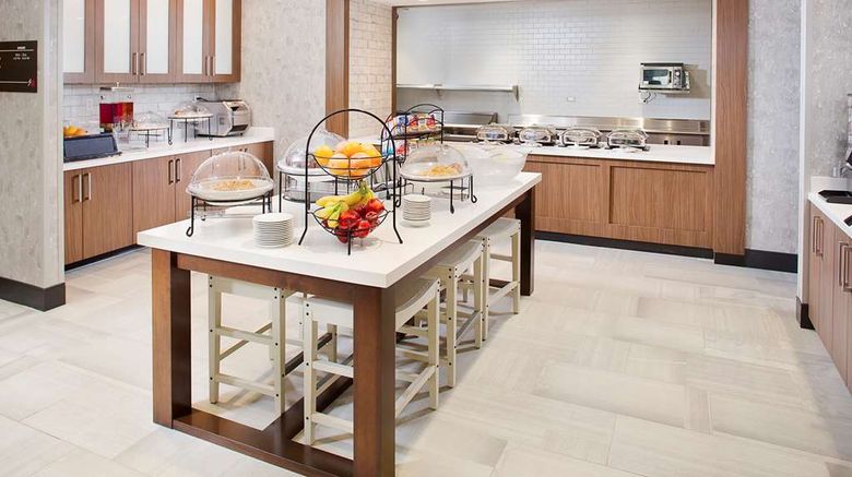 <b>Hilton Garden Inn Dallas/Arlington South Restaurant</b>. Images powered by <a href="https://iceportal.shijigroup.com/" title="IcePortal" target="_blank">IcePortal</a>.