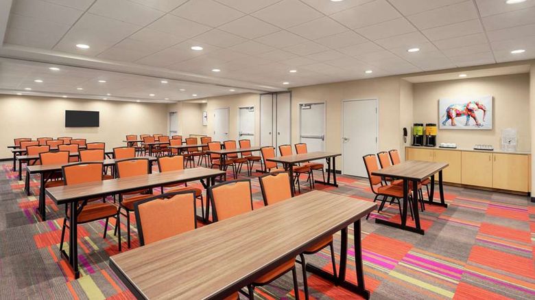 <b>Home2 Suites by Hilton Woodbridge Meeting</b>. Images powered by <a href="https://iceportal.shijigroup.com/" title="IcePortal" target="_blank">IcePortal</a>.