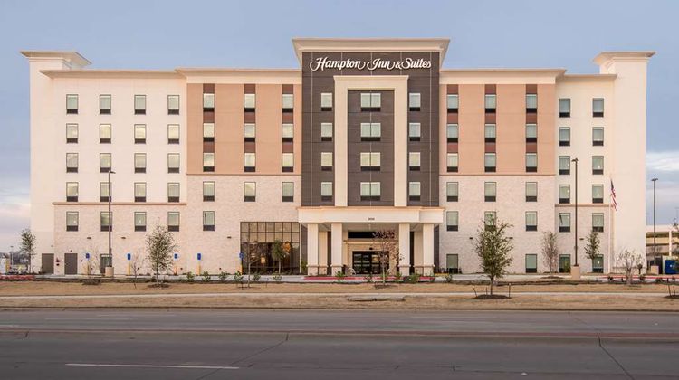 Hampton Inn & Suites Dallas-The Colony Exterior