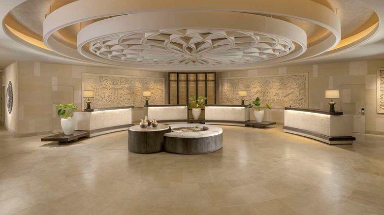 <b>Hilton Bali Resort Lobby</b>. Images powered by <a href="https://iceportal.shijigroup.com/" title="IcePortal" target="_blank">IcePortal</a>.
