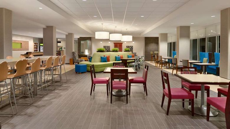 <b>Home2 Suites By Hilton Destin Lobby</b>. Images powered by <a href="https://iceportal.shijigroup.com/" title="IcePortal" target="_blank">IcePortal</a>.