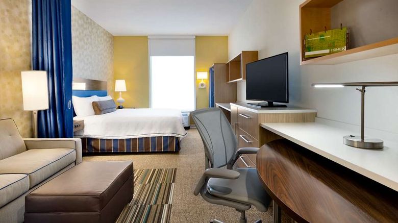 <b>Home2 Suites By Hilton Destin Suite</b>. Images powered by <a href="https://iceportal.shijigroup.com/" title="IcePortal" target="_blank">IcePortal</a>.
