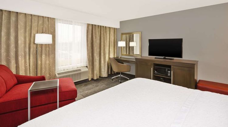 Hampton Inn by Hilton Detroit/Dearborn Room