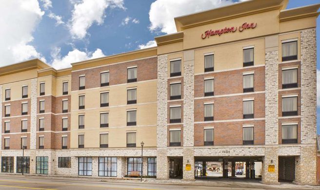 Hampton Inn by Hilton Detroit/Dearborn Exterior