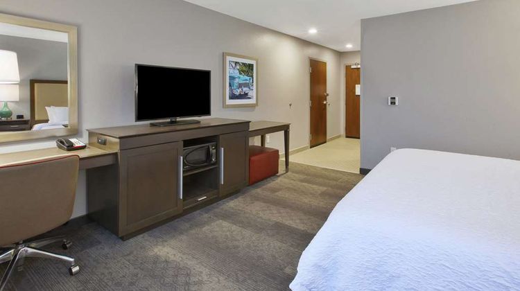 Hampton Inn by Hilton Detroit/Dearborn Room