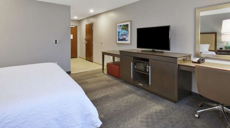Hampton Inn by Hilton Detroit/Dearborn Room