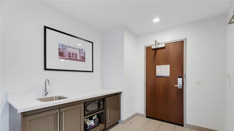 <b>Hampton Inn by Hilton Detroit/Dearborn Other</b>. Images powered by <a href="https://iceportal.shijigroup.com/" title="IcePortal" target="_blank">IcePortal</a>.